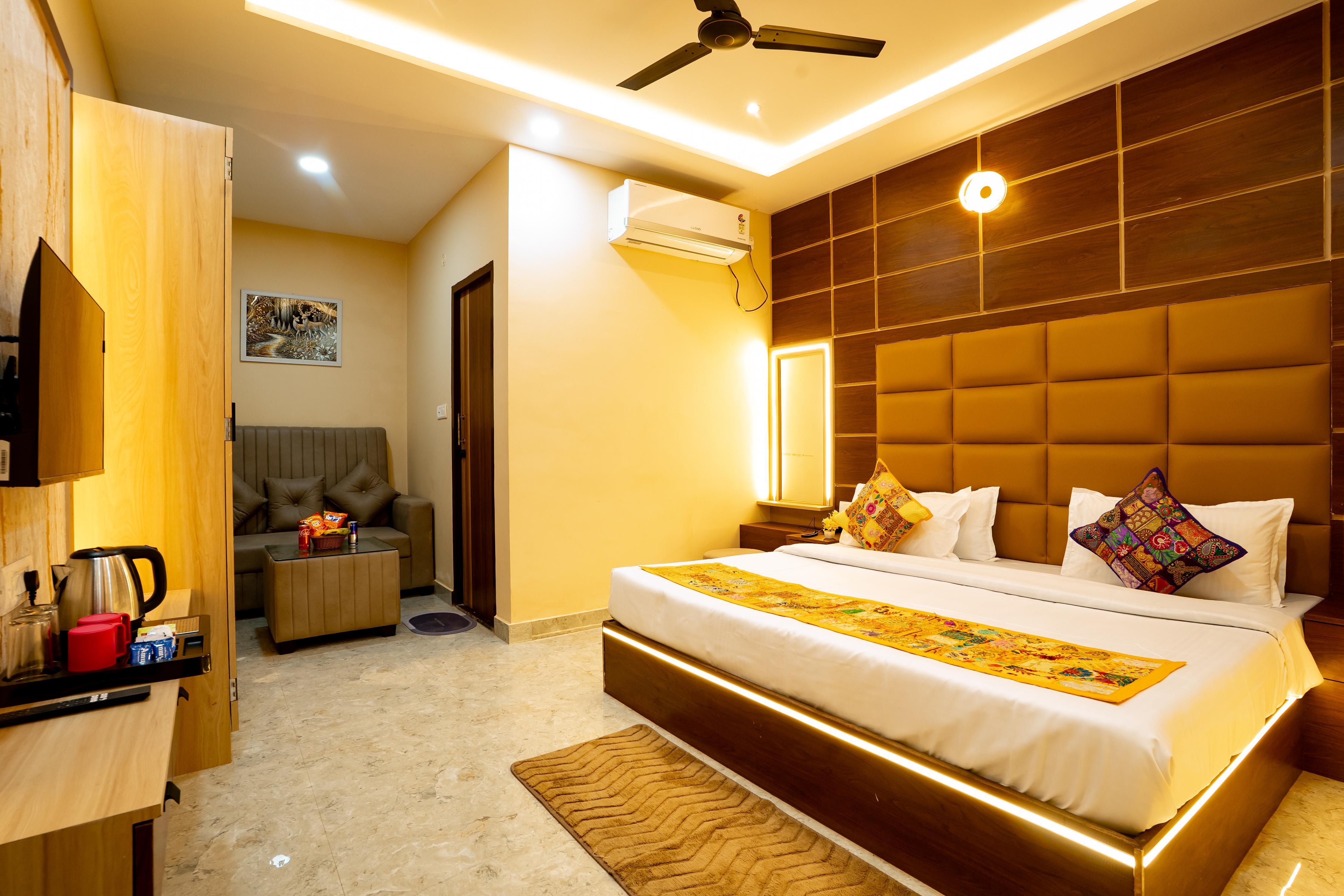 Hotel V.S Residency Room Type - Super Deluxe Room