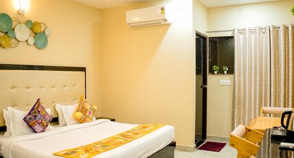 Hotel V.S Residency Room Type - Deluxe Room