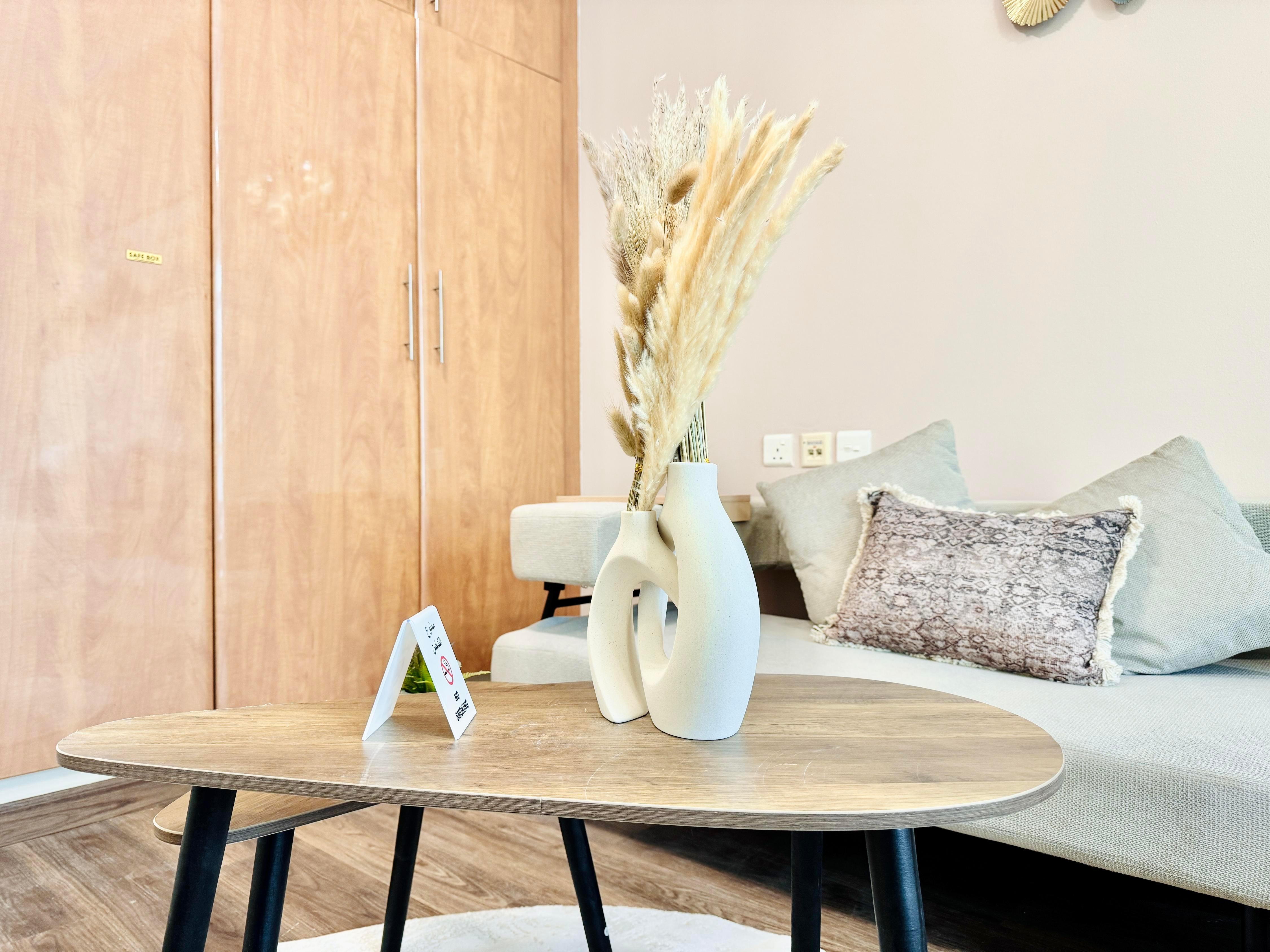 Cosmos Living Work-Friendly Studio Metro Access - Tap to explore photos
