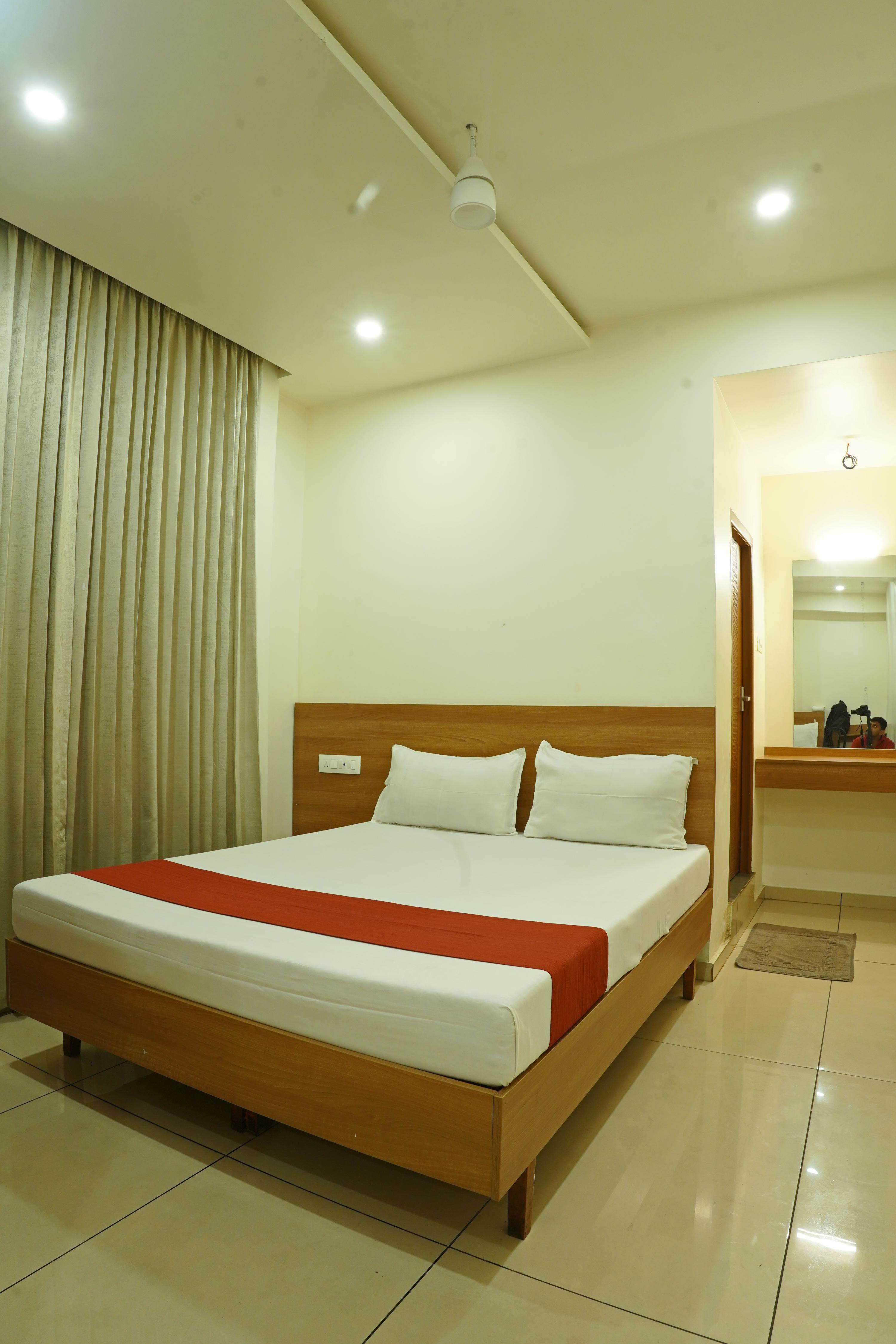 Hotel Marwa Palace Calicut Room Type - Non AC Standard Room