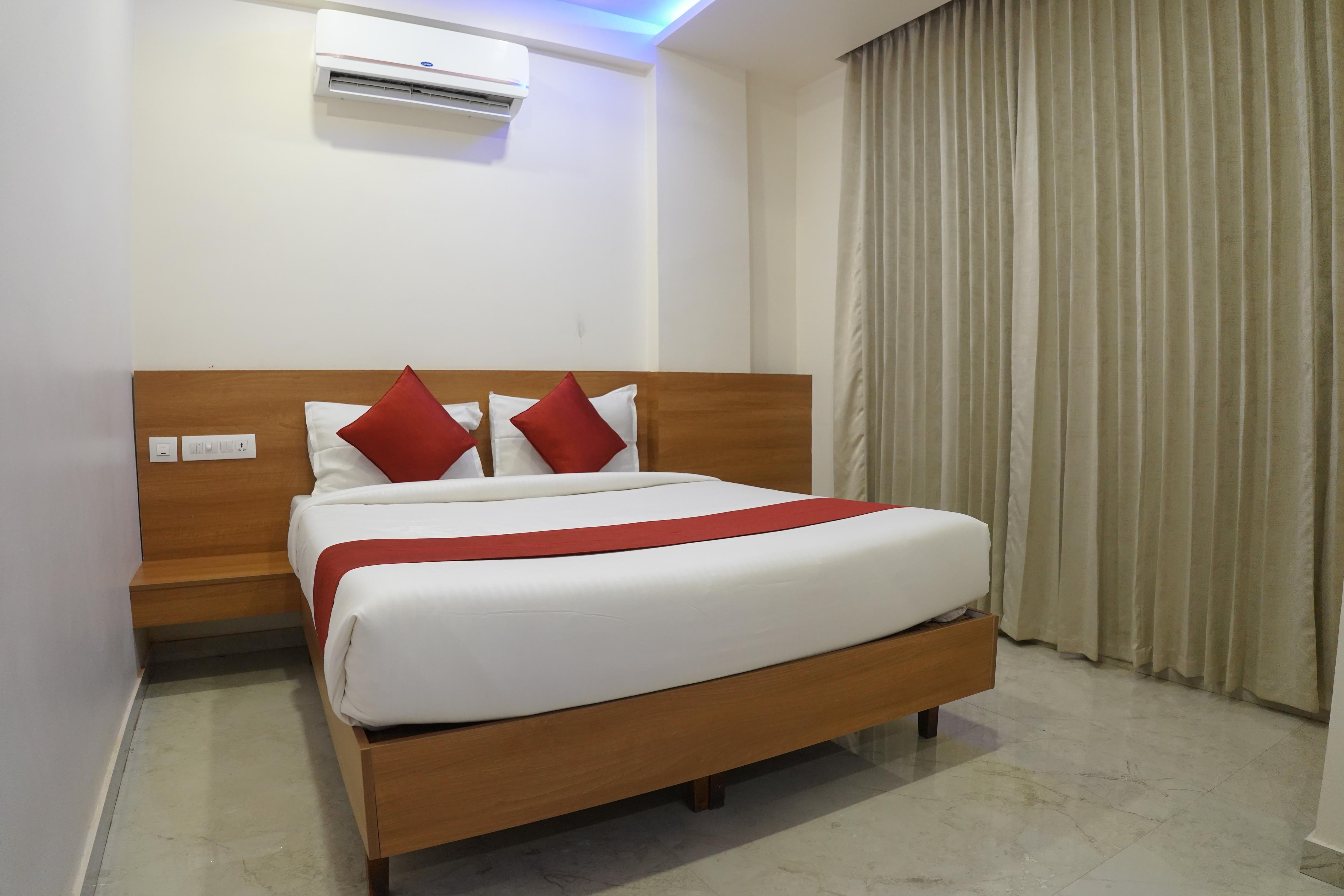 Hotel Marwa Palace Calicut Room Type - AC Deluxe Room
