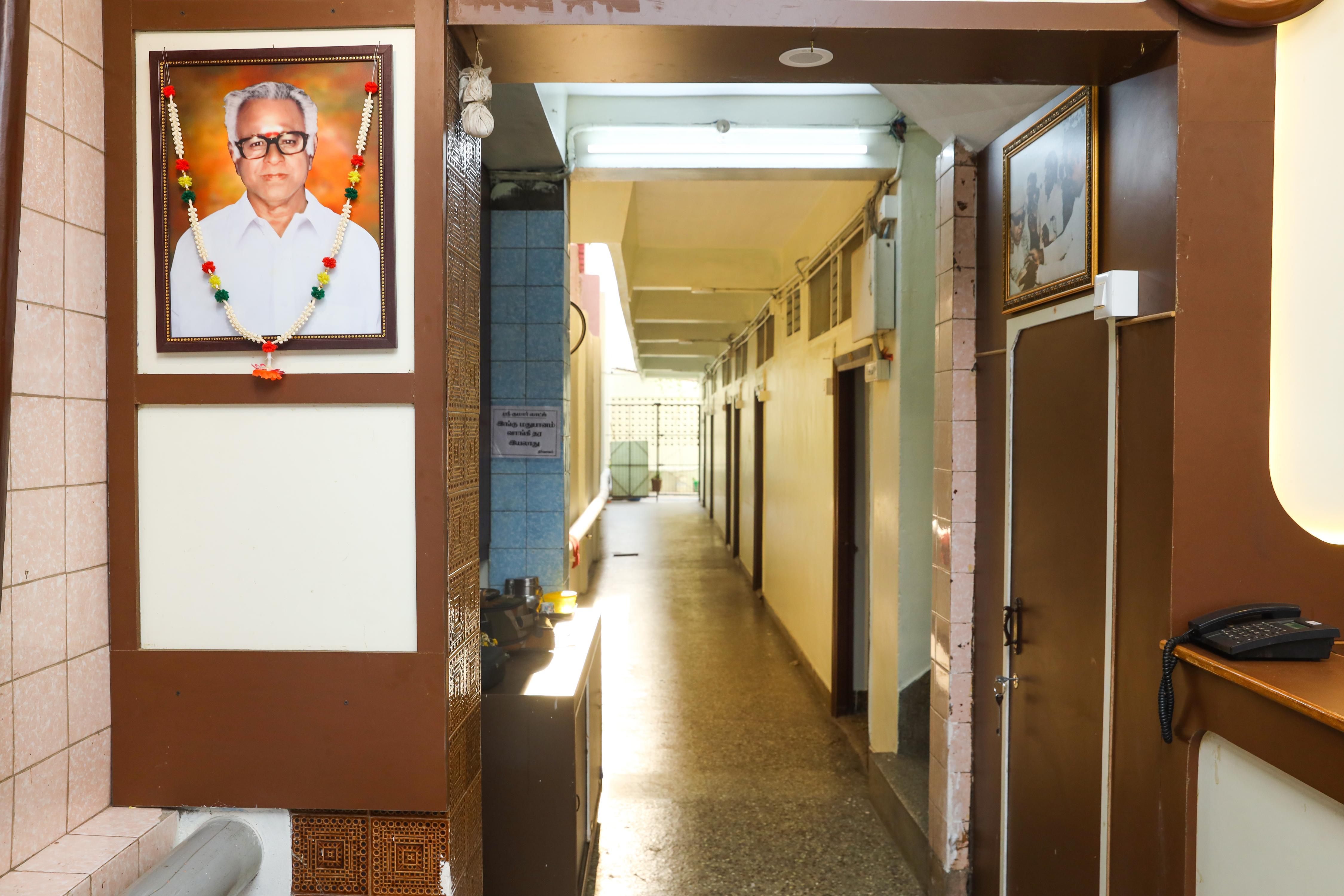 Sri Kumar Lodge - Tap to explore photos