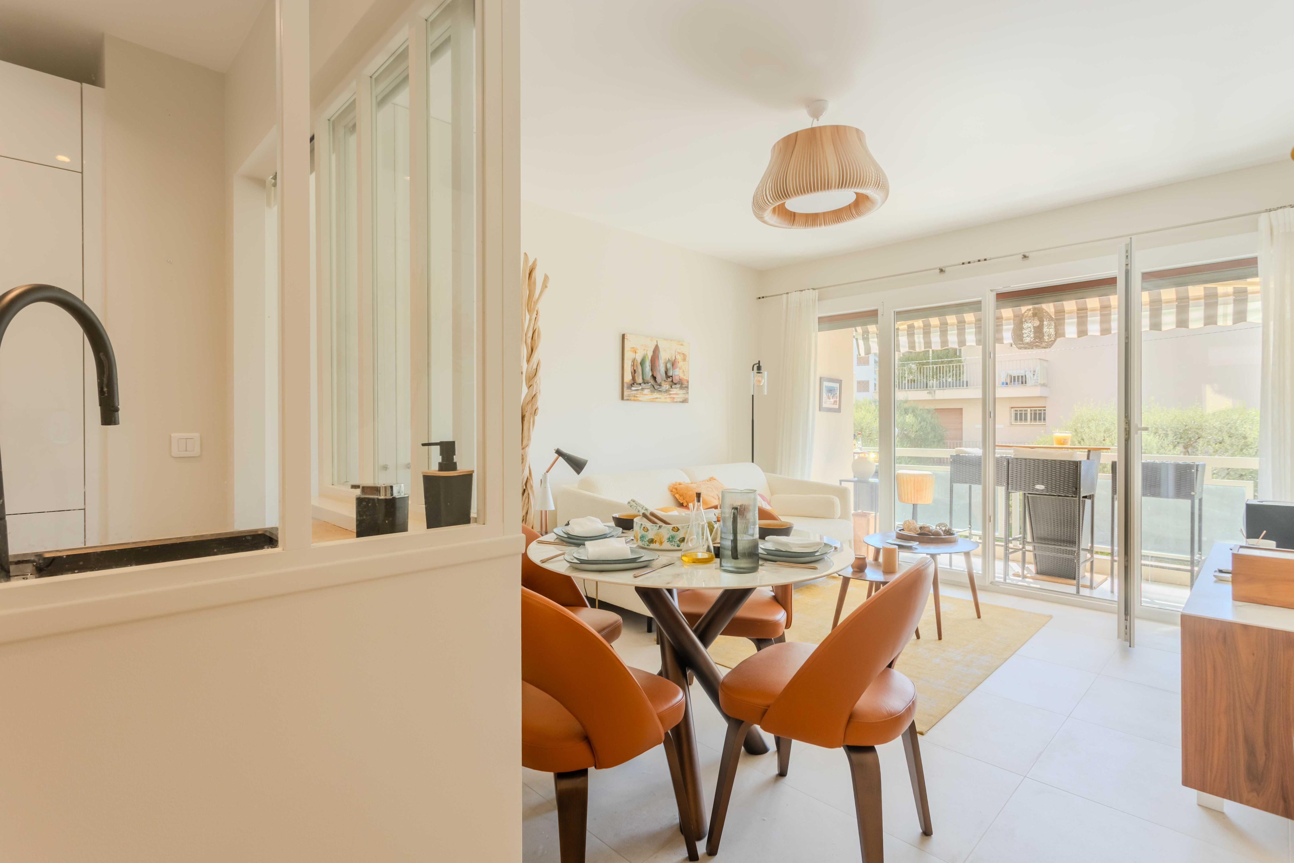 Bright A/C Apartment with Sea View - Antibes