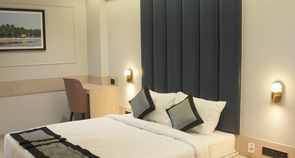 HOTEL RED SOIL INN Room Type - Double Bed Deluxe Room