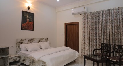 RIYAARTH STAYS Room Type - Bedroom 1 RIYAARTH STAYS Room Type - Bedroom 1