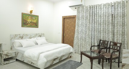 RIYAARTH STAYS Room Type - Bedroom 4