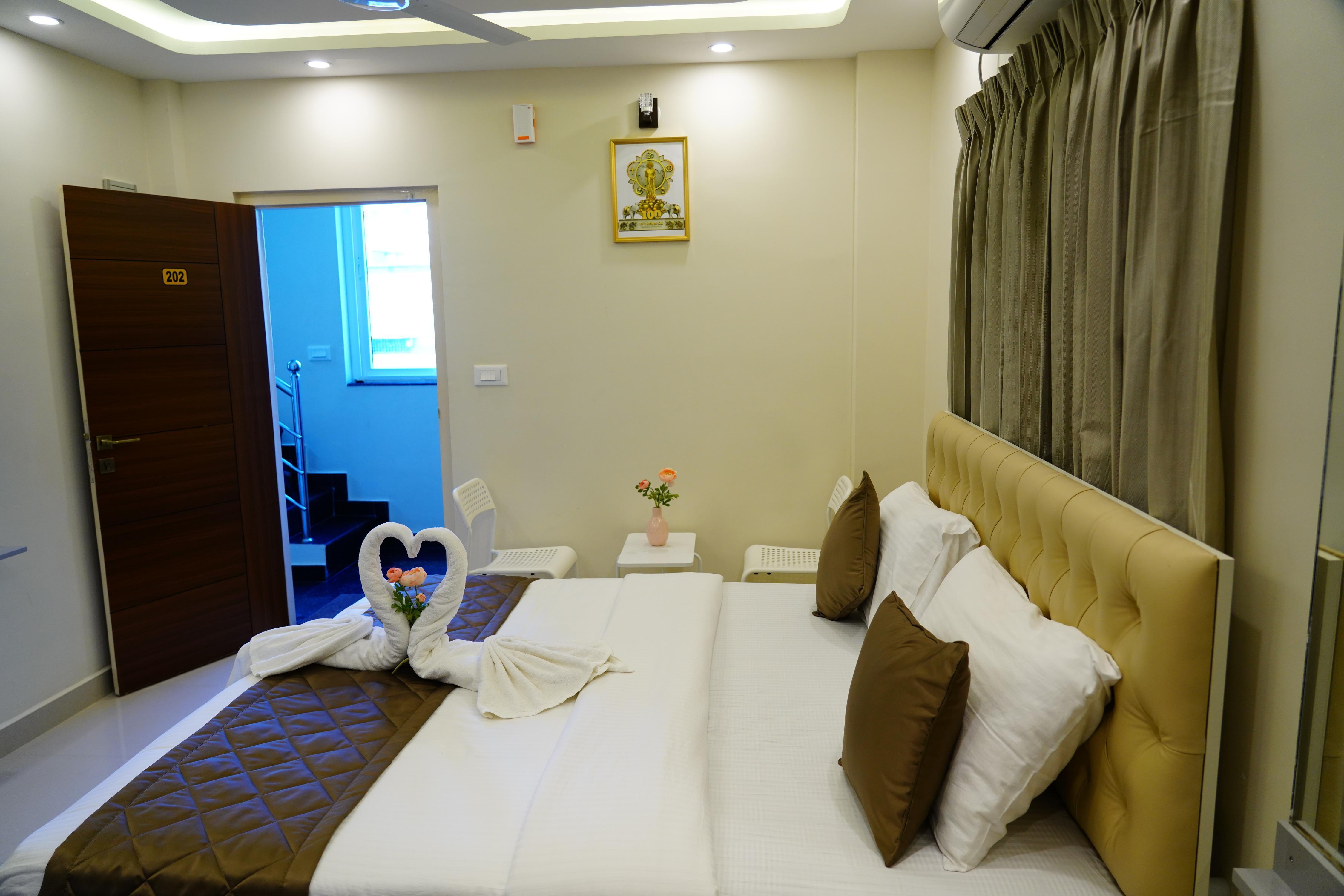 Deva Towers Room Type - Deluxe Room with No View