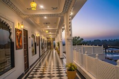 THE MARUWAS - A Luxury Retreat