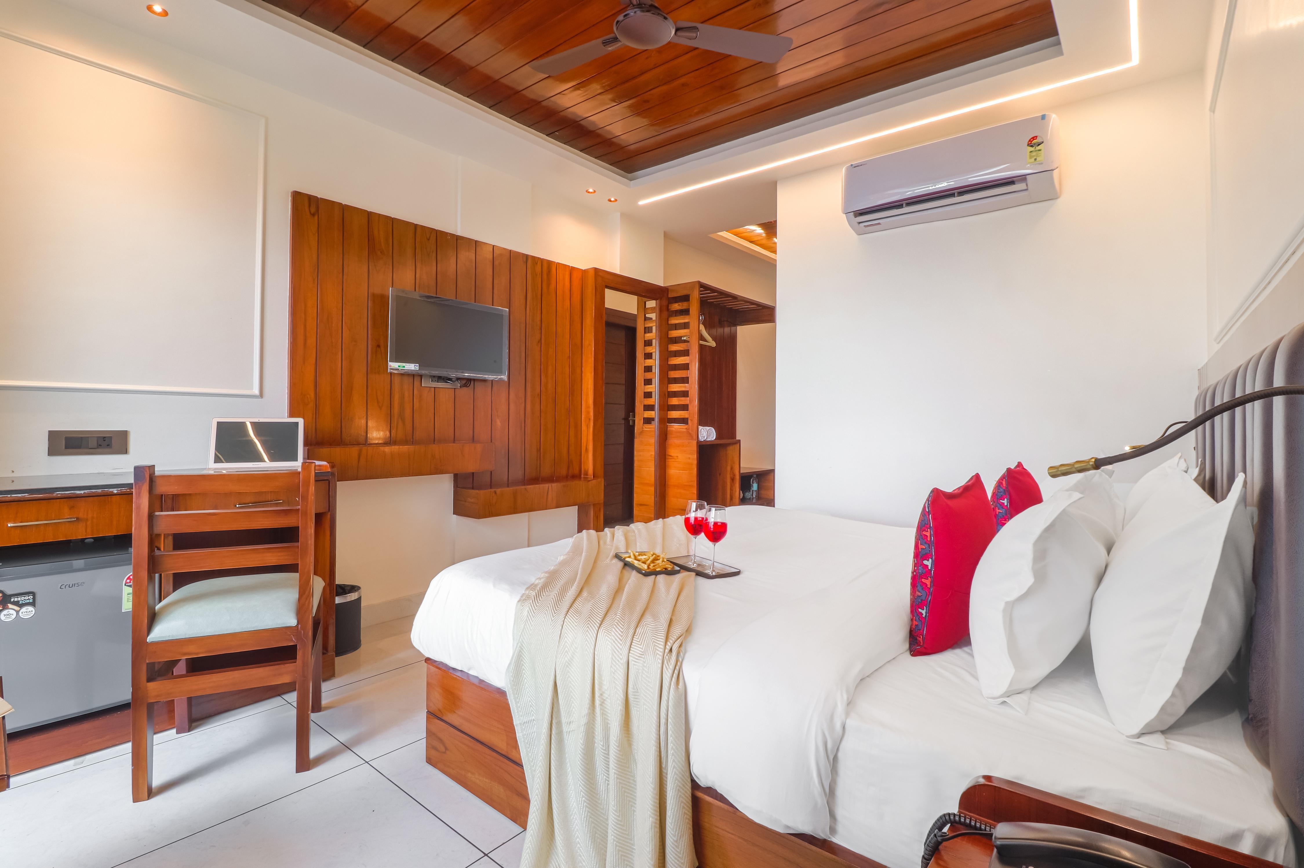 Hotel Regent Residency (On Mall Road with Free On Site Parking) Room Type - Premium Room With Balcony