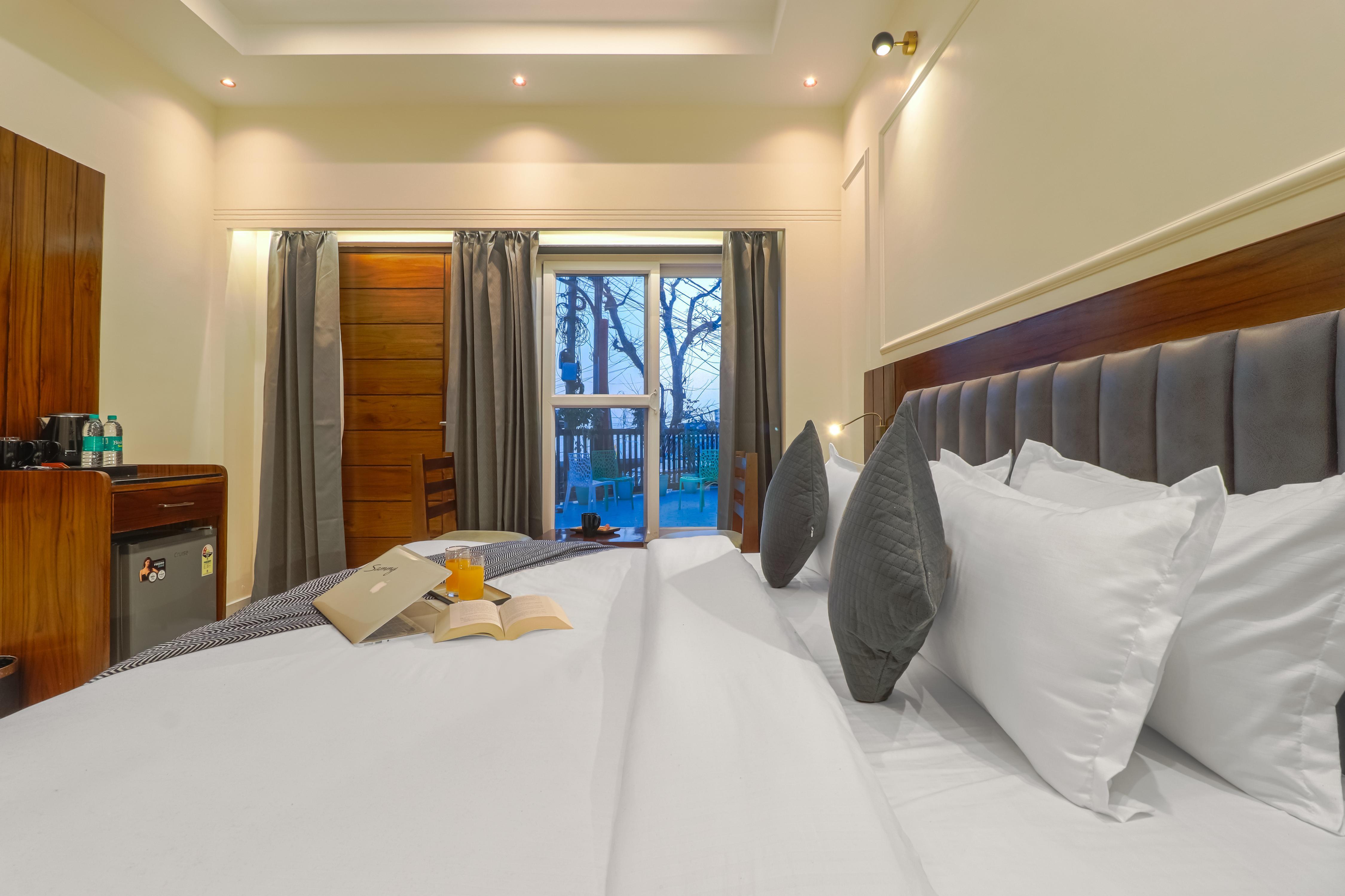 Hotel Regent Residency (On Mall Road with Free On Site Parking) - Tap to explore photos