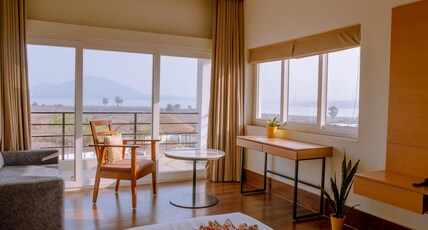 Dhamsa In Baranti Room Type - Premium Deluxe with Balcony