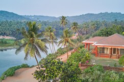 SaffronStays The Devrai by the Sea
