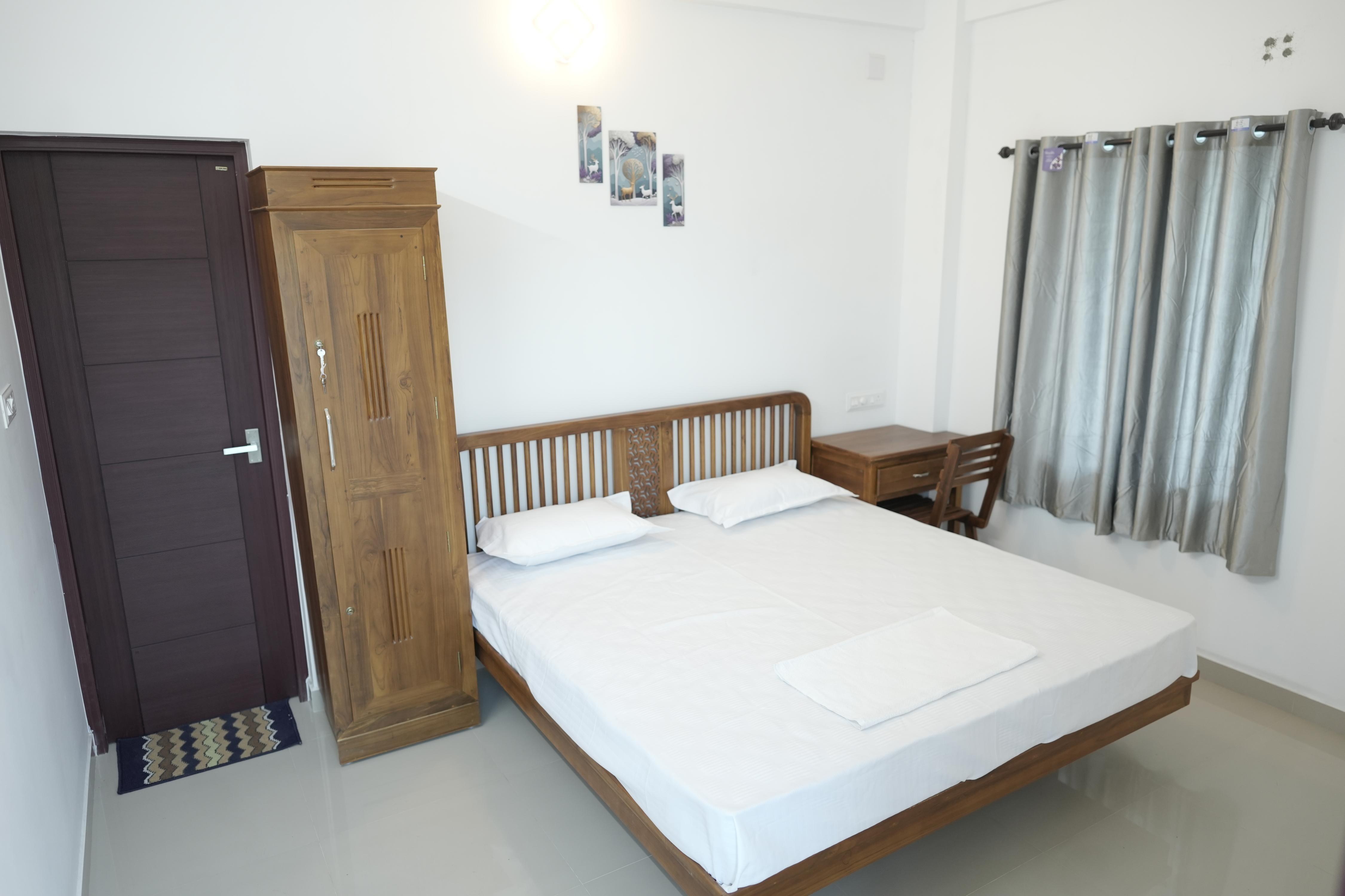 KPL Lodging - Tap to explore photos