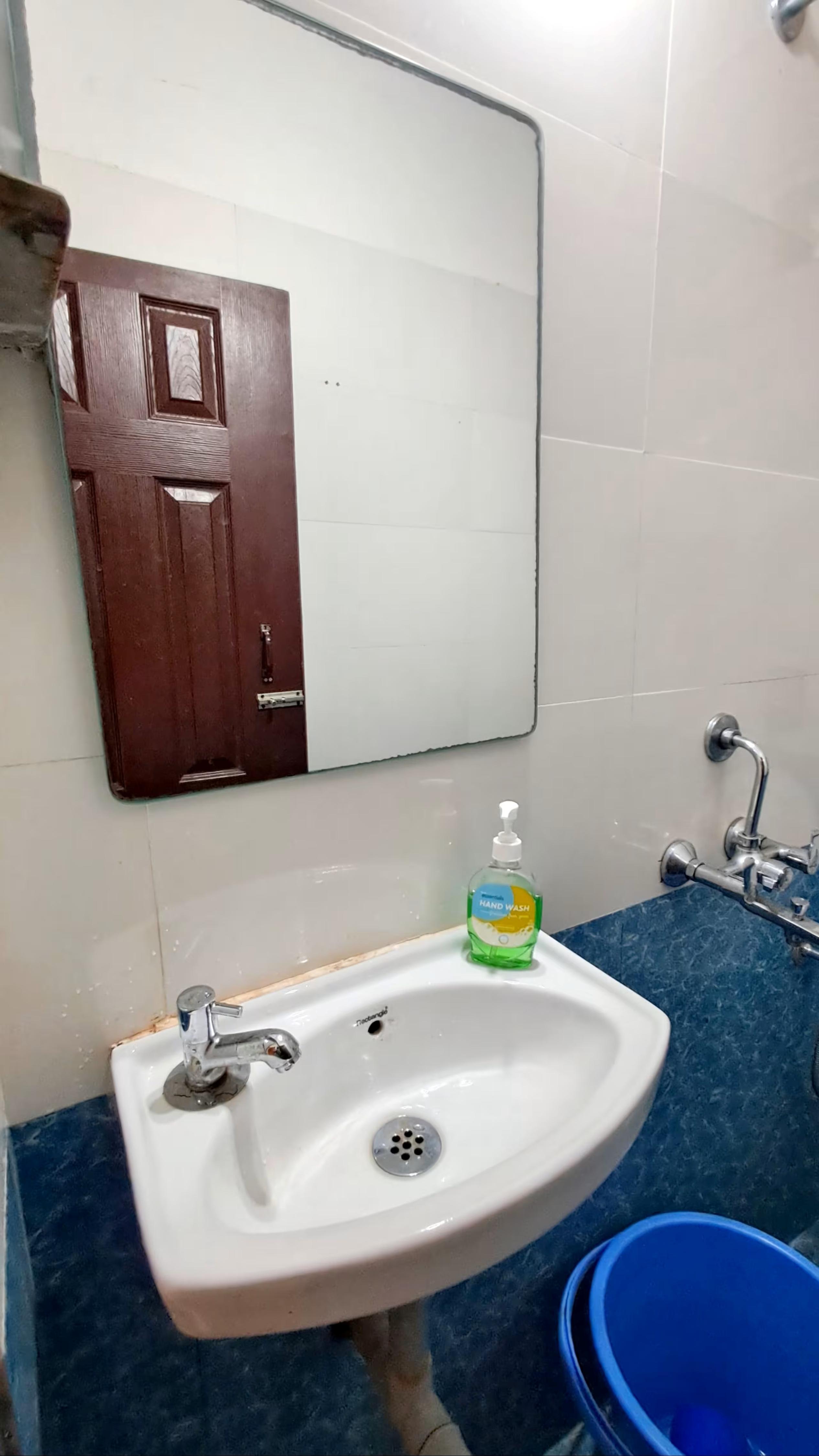 Rose Homestay - Tap to explore photos