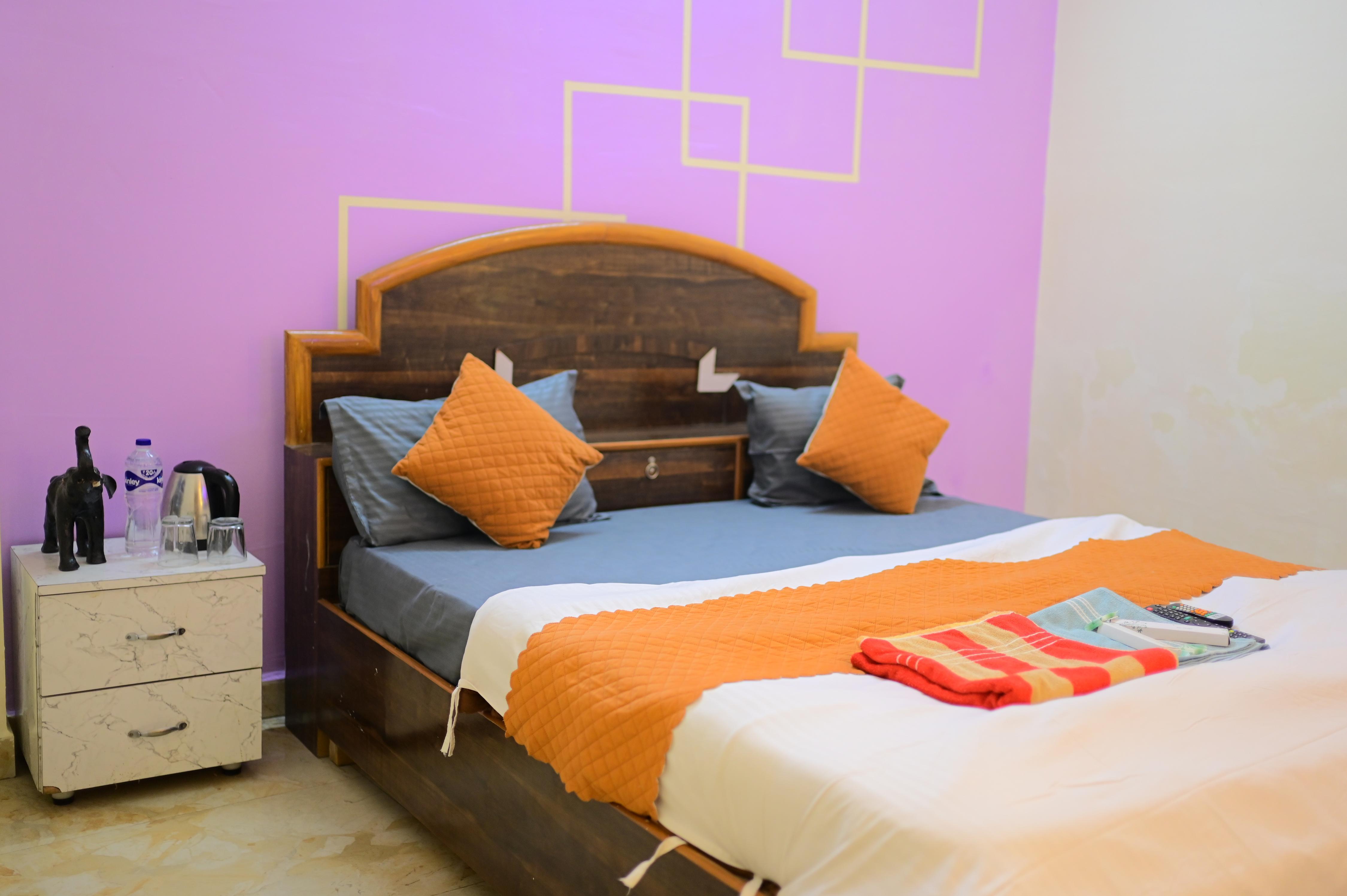 The Raamest inn | 500m from Ram Mandir Room Type - Deluxe Room | AC Suite 