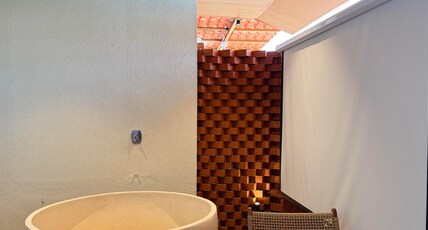 La Fiesta Resort by Green Leaf Aqua Room Type - Suit Room with Round Bathtub