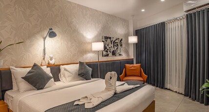 AURA INN & SUITES Room Type - Royal Suite with Balcony