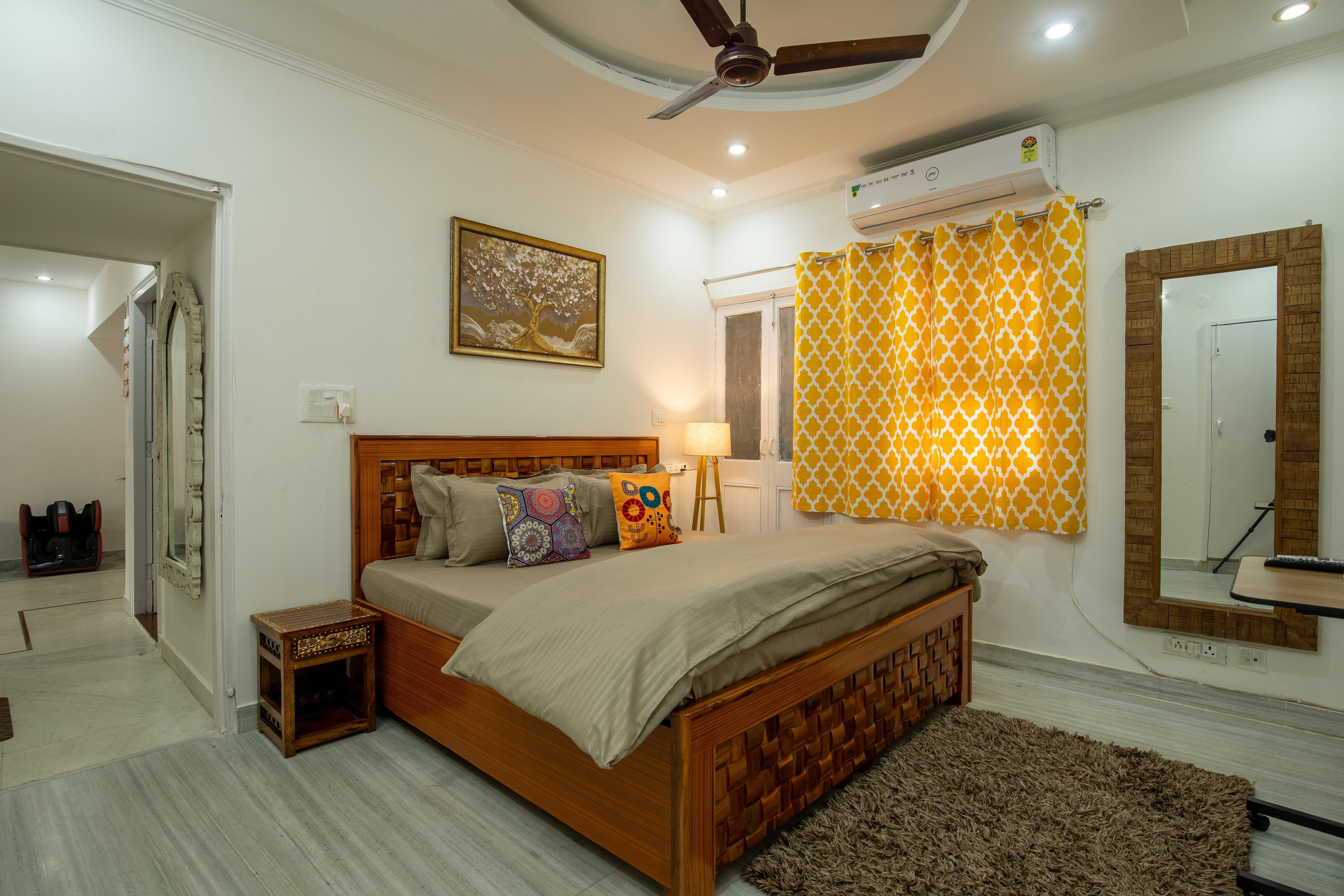 Kuvera Luxe Retreat near Delhi Airport and Spinal Injury Hospital Vasant Kunj Room Type - Sunshine Comfort Room