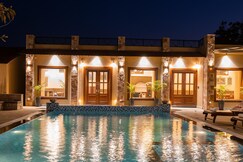 ELIVAAS Tiger Cave Suite | Room with Pool and Garden