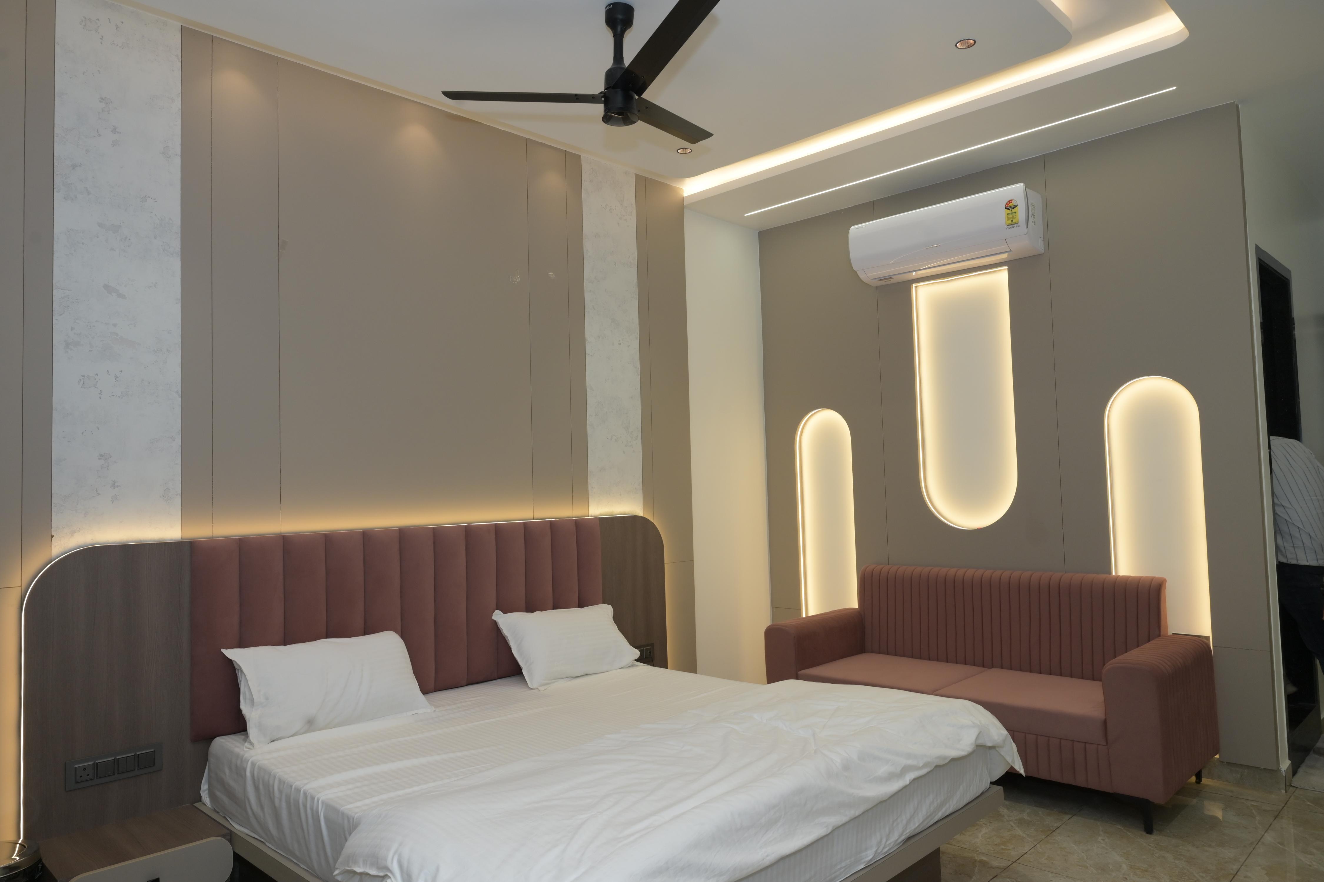 SHREE SHANKAR PARADISE Room Type - PREMIUM DELUXE ROOM