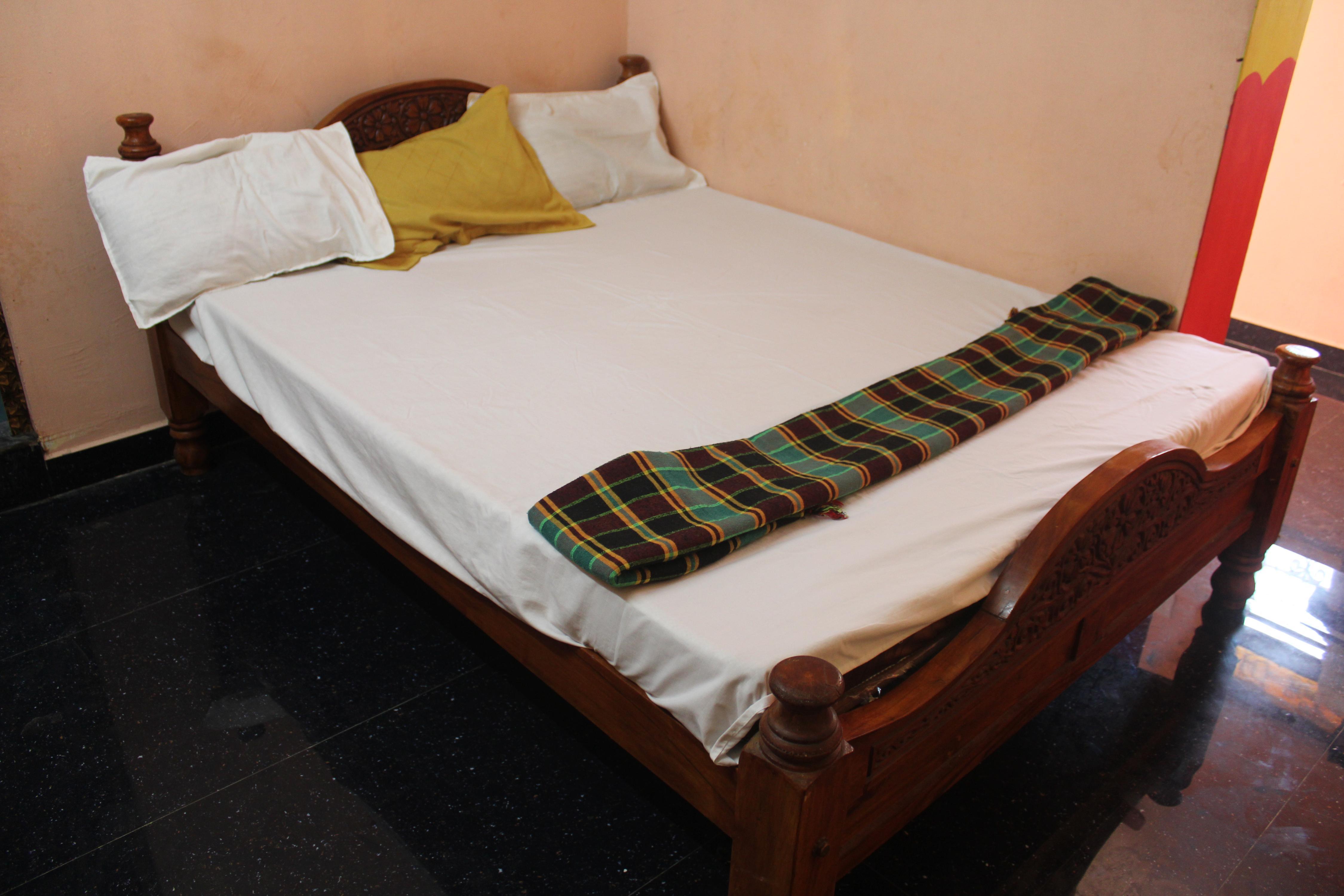 S Raja Homestay - Tap to explore photos