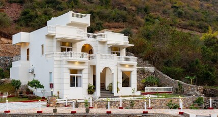 ELIVAAS Signature Mandovar 1 Room Suite with Common Pool & Garden Room Type - ELIVAAS Mandovar 1 Room Suite with Common Pool & Garden