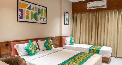 Treebo Hub Room Type - Deluxe Family Room