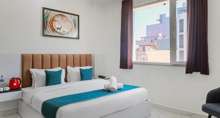 Hotel Riya Raj Room Type - Premium Room with City View