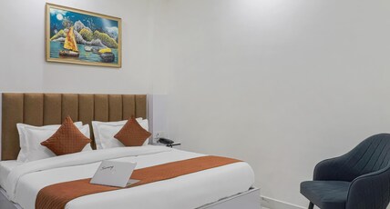 Hotel Riya Raj Room Type - SUPERIOR ROOM