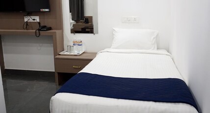 HOTEL LEELA IMPERIAL Room Type - Twin Bed