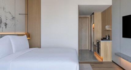 Courtyard By Marriott, Tirupati Room Type - Deluxe Guest room, 1 King, City view
