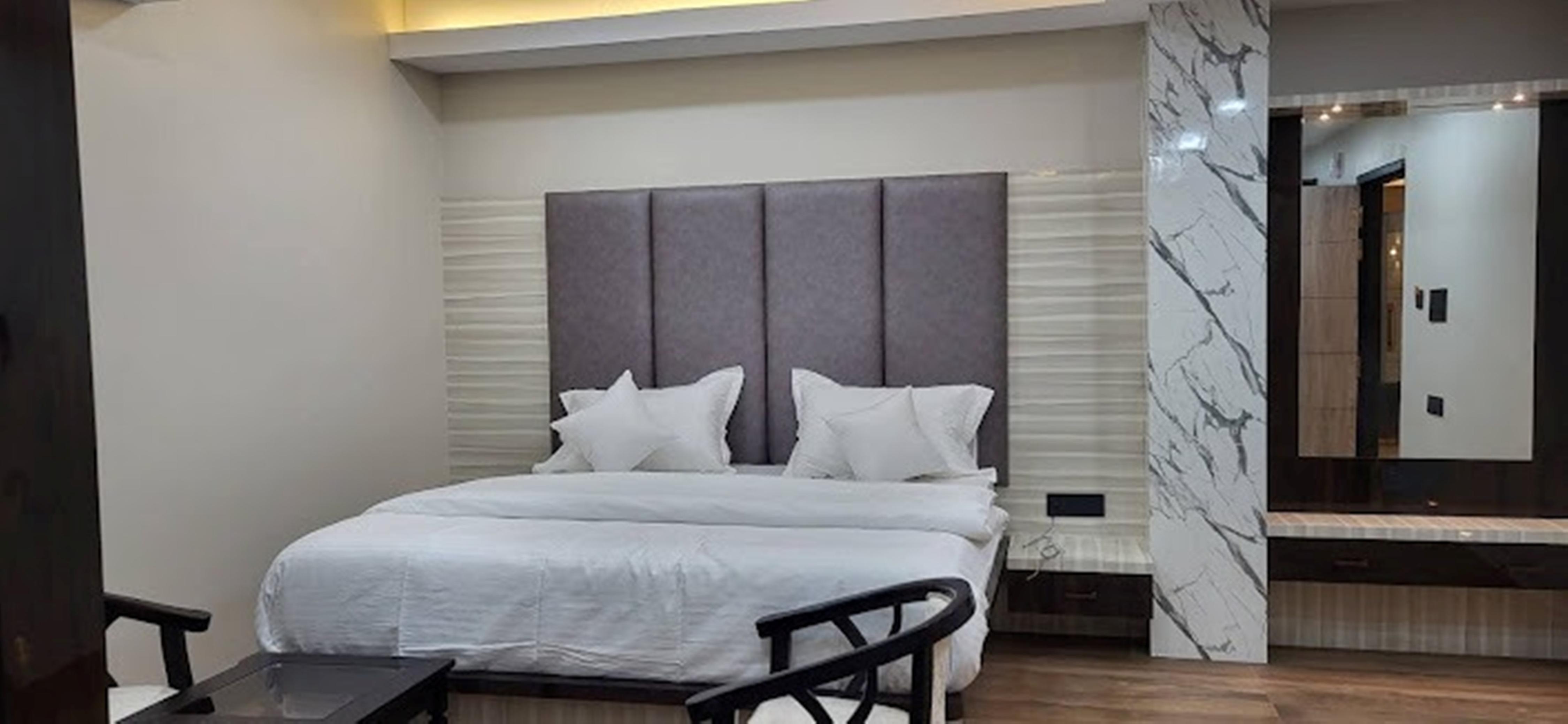 Hotel Manjit Room Type - Deluxe Room