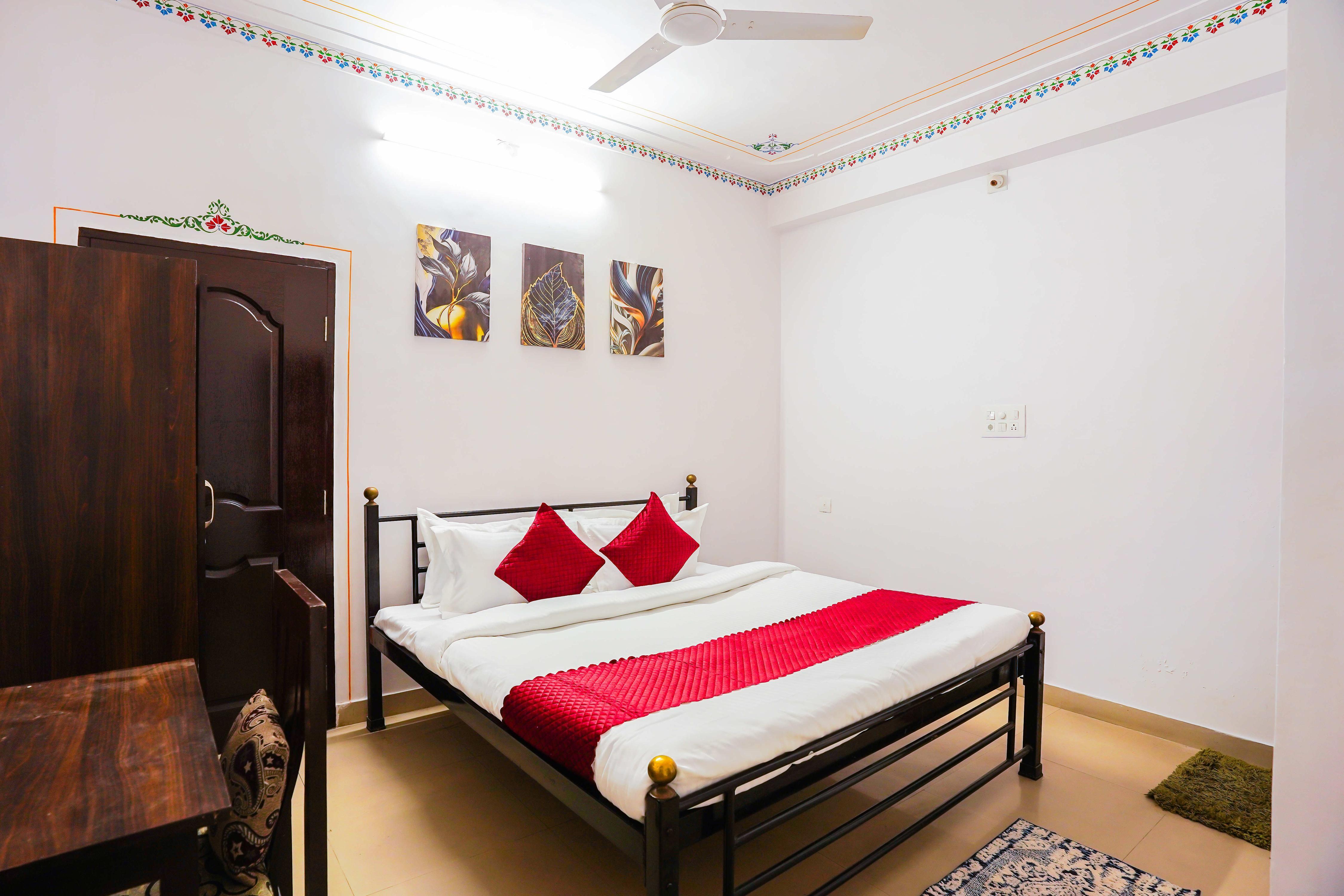 Saga By Lake Udaipur Room Type - Standard private room Non Ac