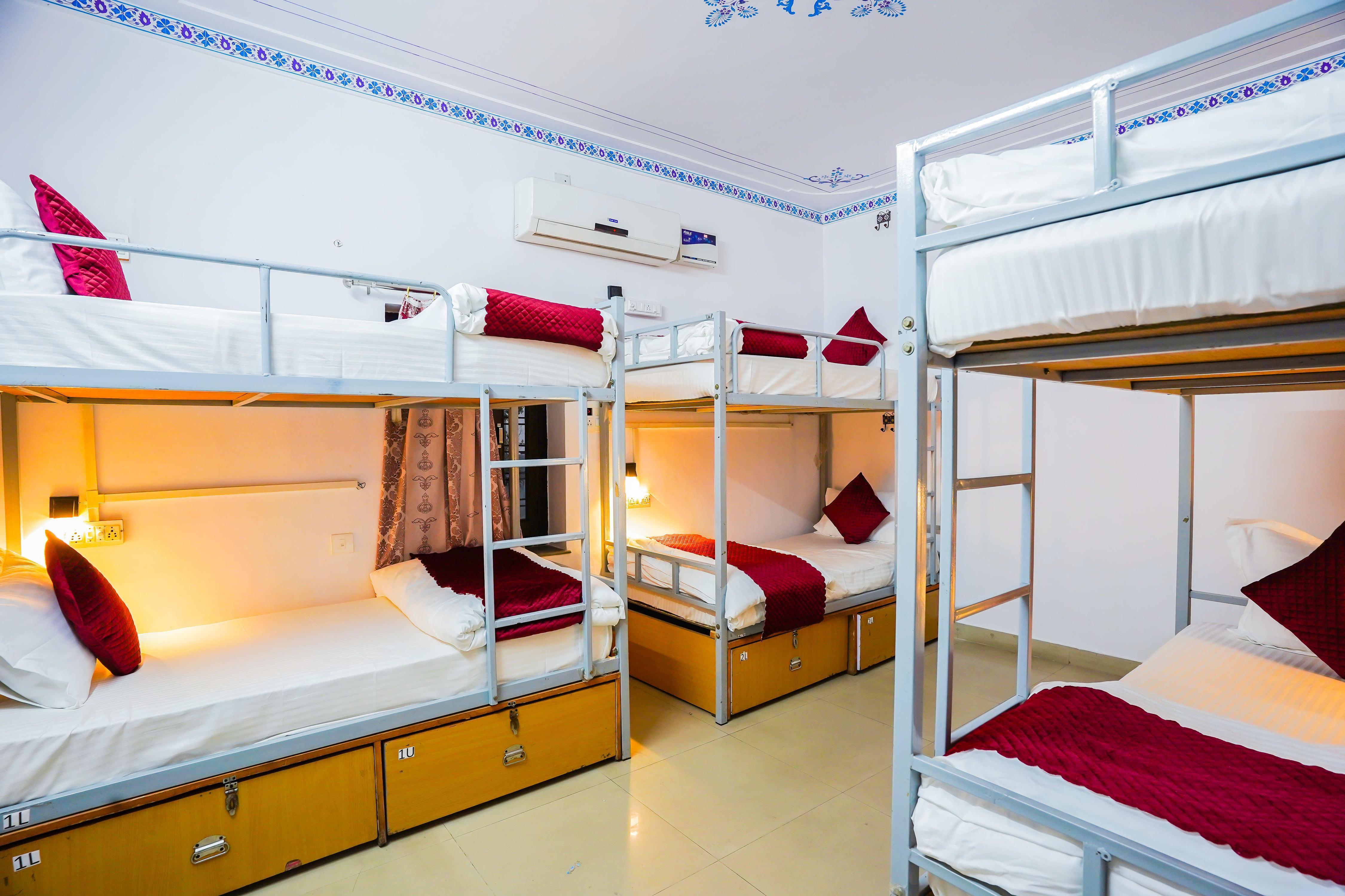 Saga By Lake Udaipur Room Type - 6 Bed Mixed Dorm AC - G1