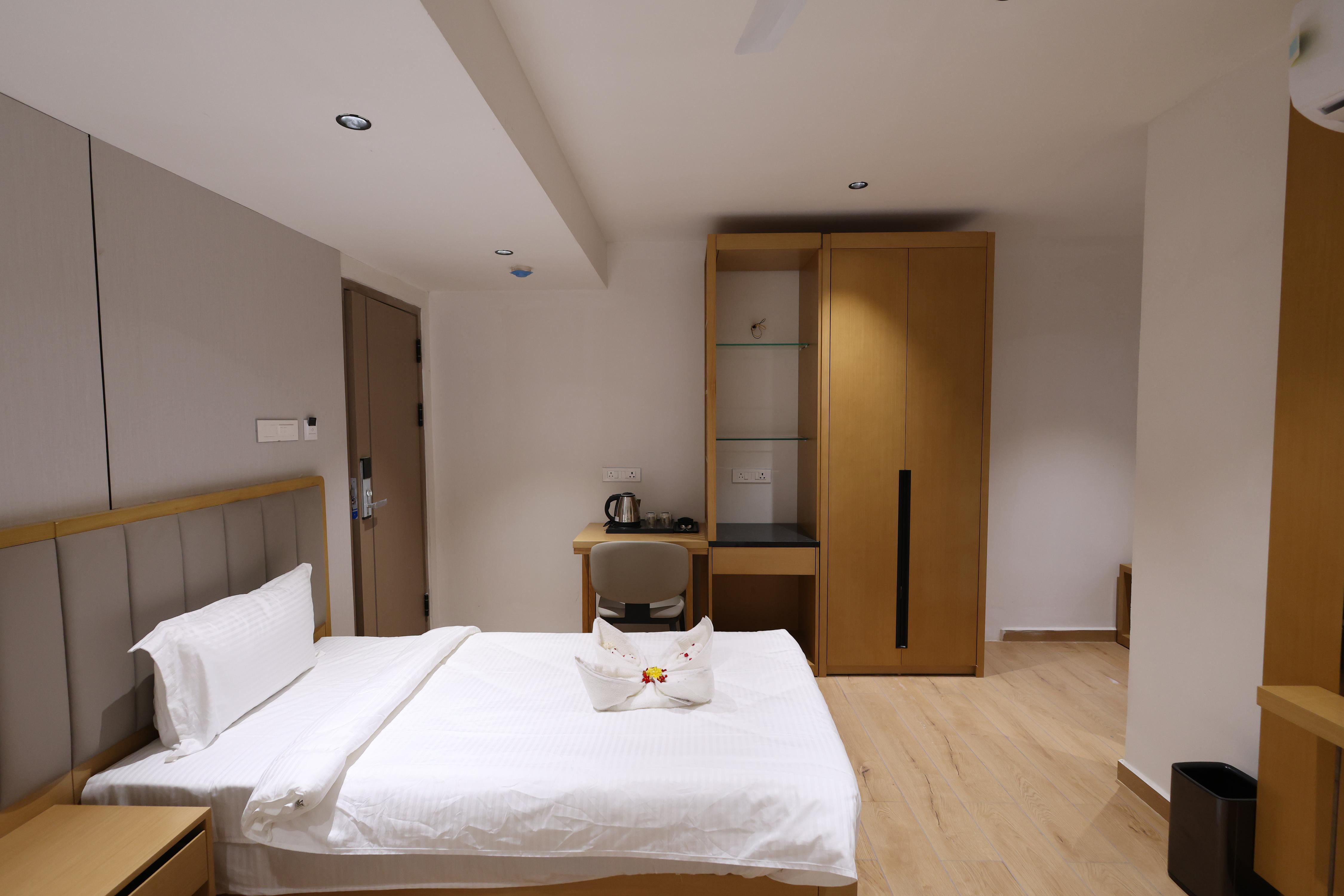 HOTEL VISHRANTH - Tap to explore photos