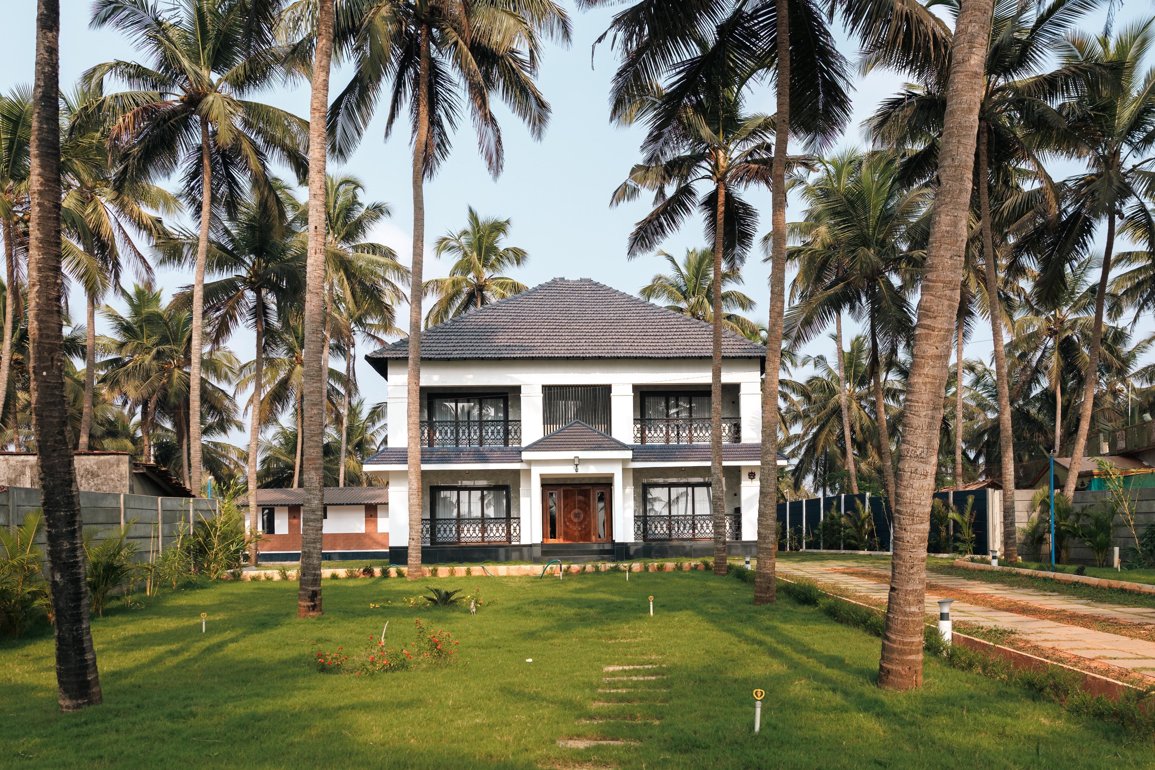Sun and Sand Villa - Tap to explore photos