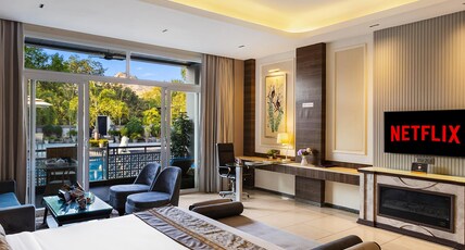ELIVAAS Prive Mountain Creek 1 Luxe Room With Shared Pool & Gazebo Room Type - Suite Room