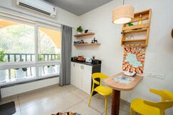 Casa Luma 1BHK Furnished Siolim Pool Jacuzzi Sauna