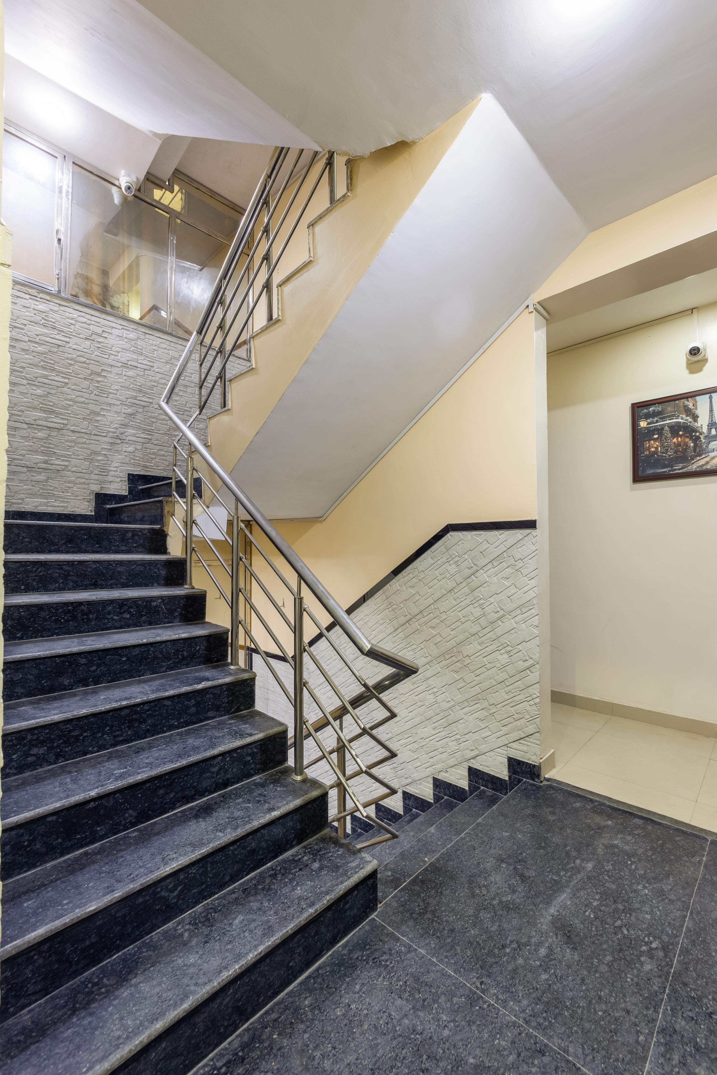 King Studio Apartment - Tap to explore photos