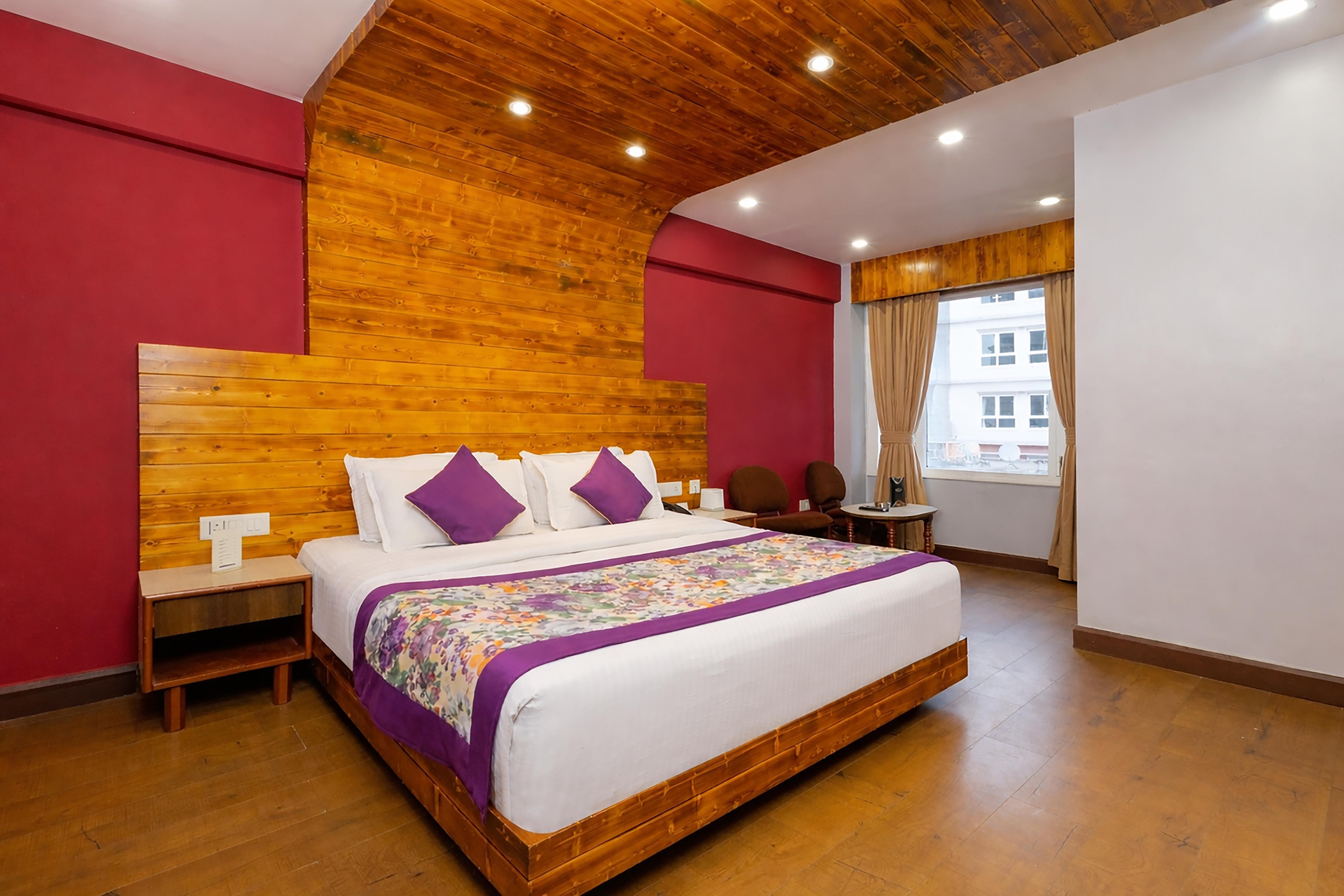 Conifer Suites & Spa Darjeeling Room Type - DELUXE CITY VIEW
