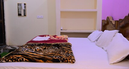 Shree Ram Lala Niwas Ji Room Type - Four Bedded Room