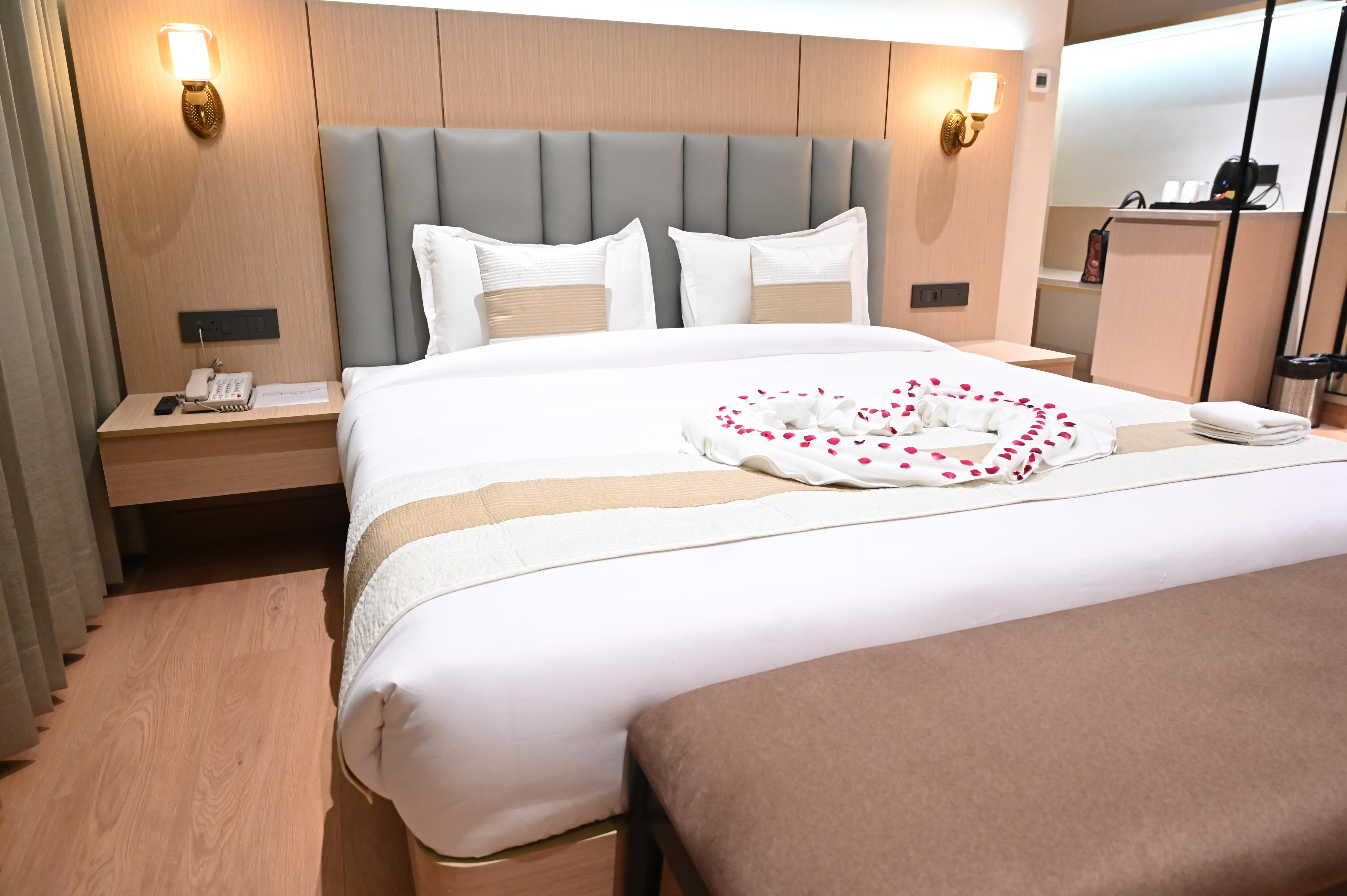 Hotel Meera Palace Room Type - Executive Room