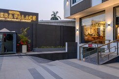 Hotel Meera Palace