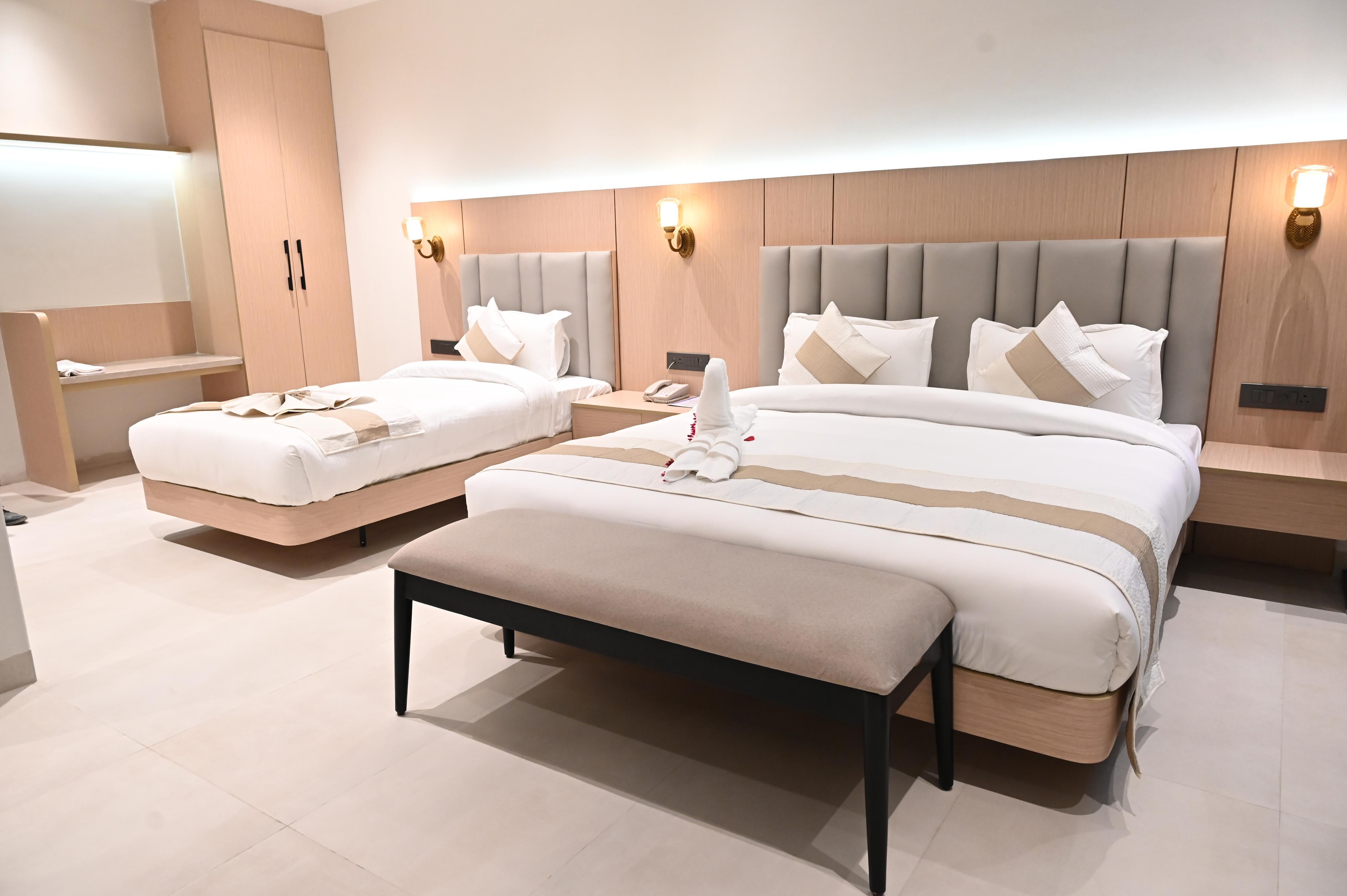 Hotel Meera Palace Room Type - Family Triple Room