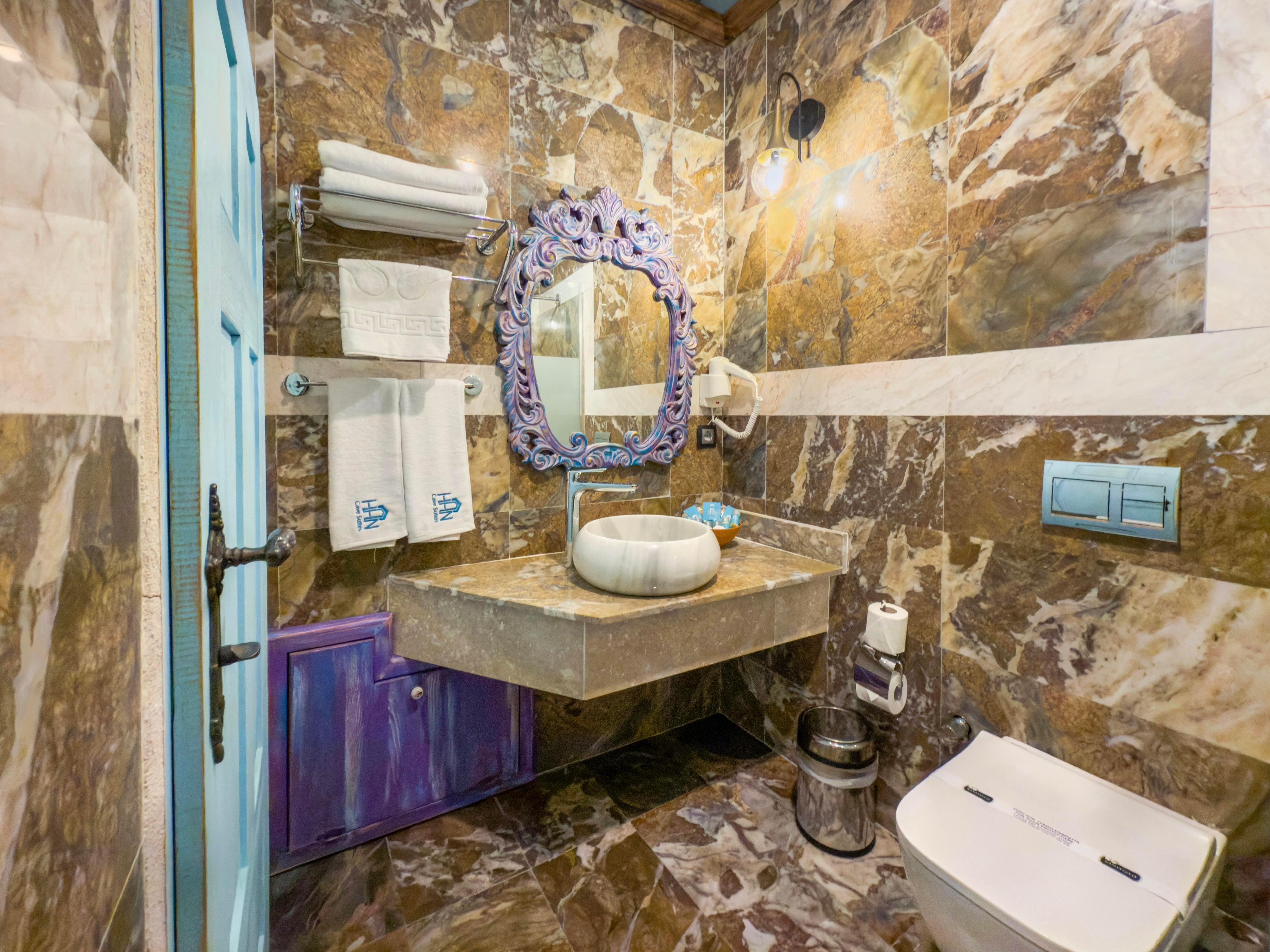 Han Cave Suites