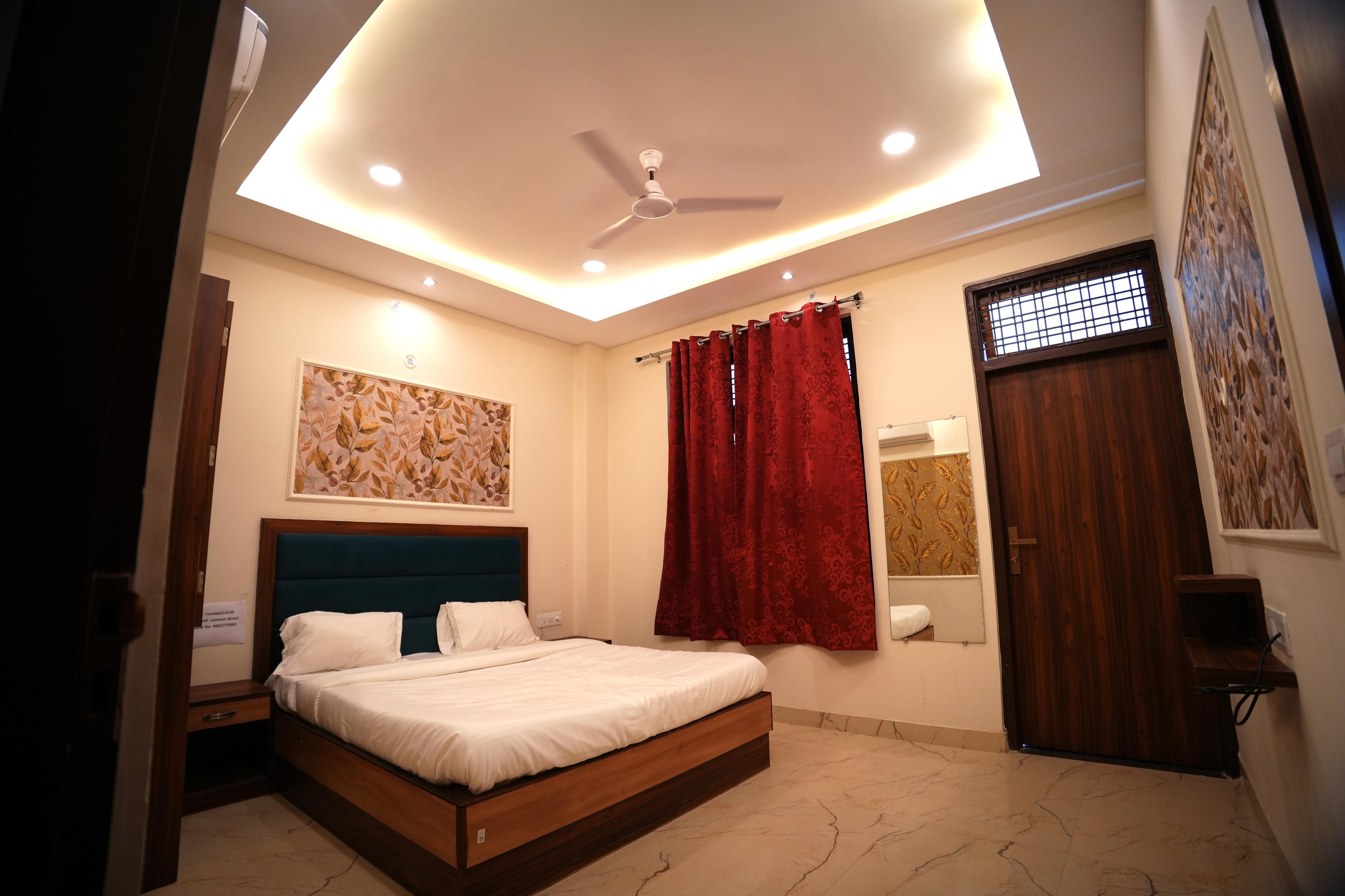 Hotel Maruti Nandan Room Type - Deluxe room with double occupancy