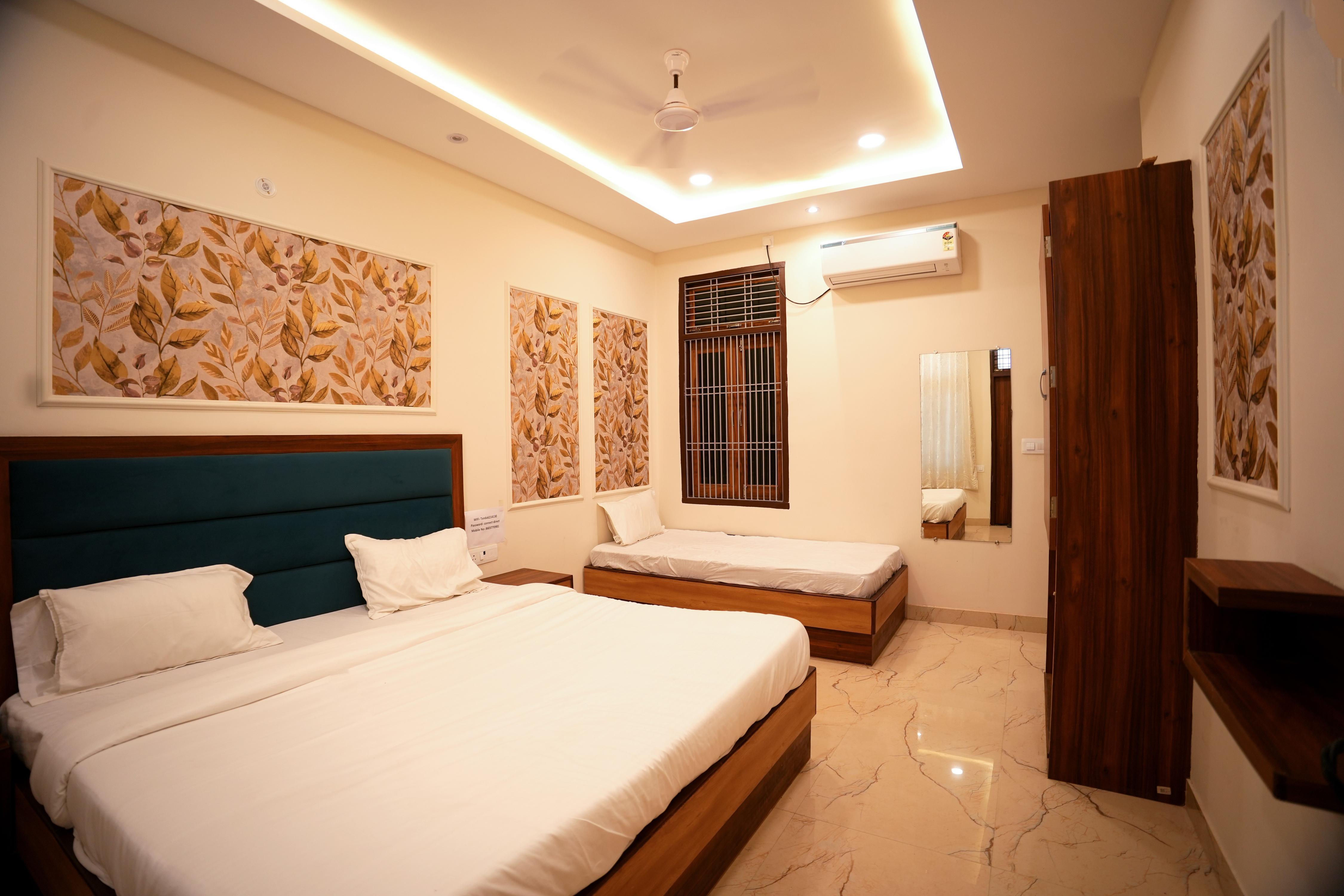 Hotel Maruti Nandan Room Type - Super Deluxe Room With Triple Occupancy Hotel Maruti Nandan Room Type - Super Deluxe Room With Triple Occupancy