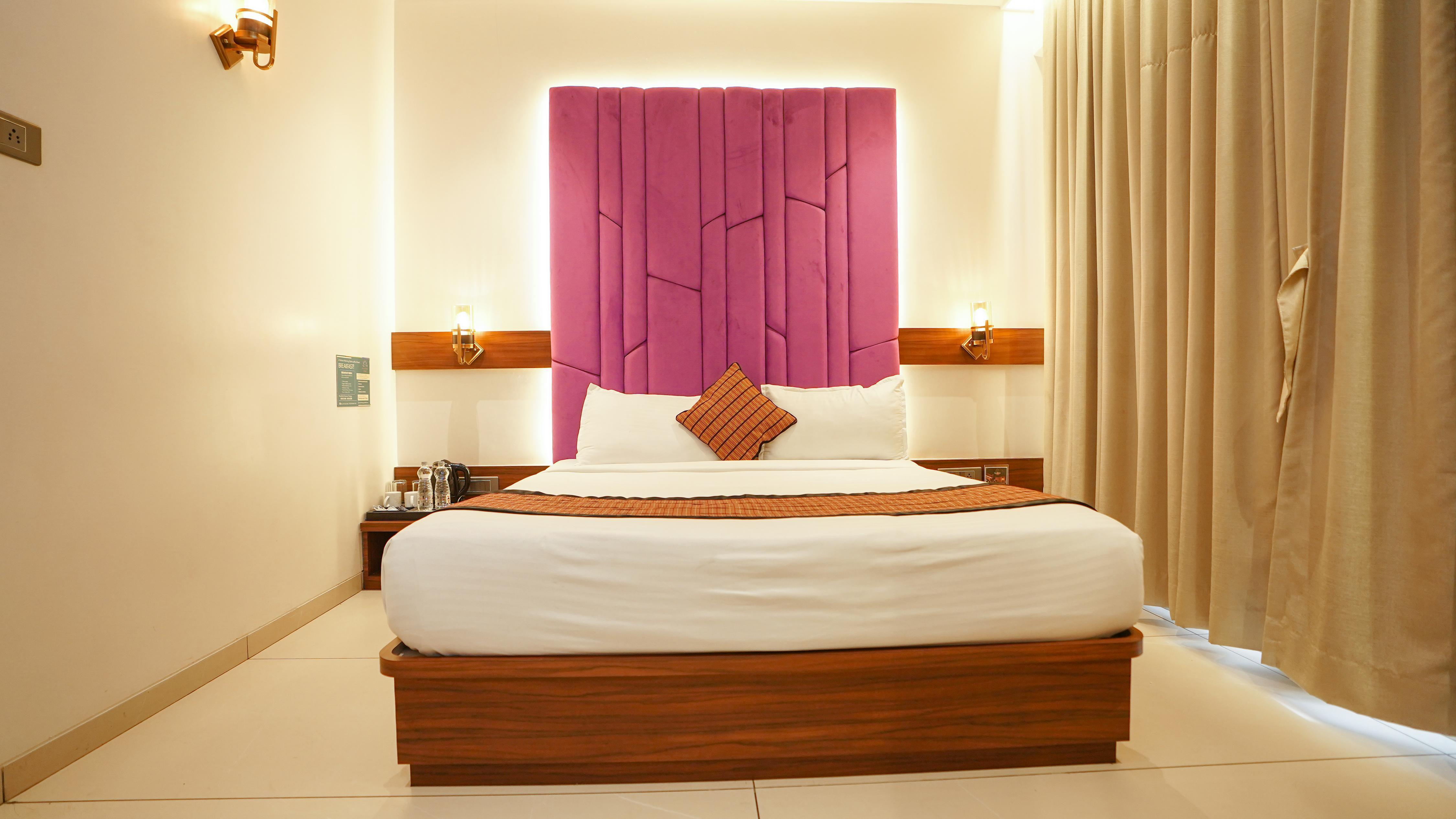 Hotel Heritage Grand Room Type - Deluxe Room Double Bed