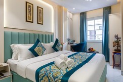 THE WESTERN GRAND - THE LUXURY HOTEL