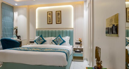 The Western Grand - A Luxury Hotel - Just 6 Mins from CP and New Delhi Station Room Type - Deluxe King Room